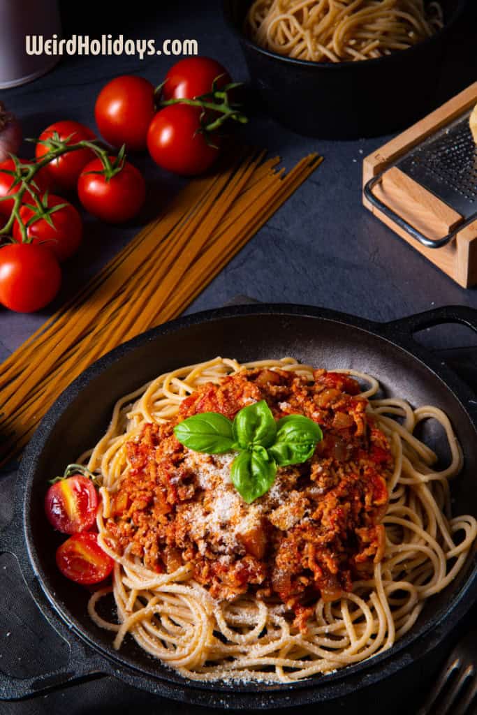 bowl of spaghetti with bolognese sauce